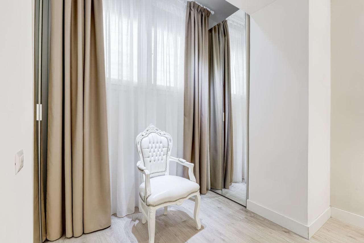 Bmga L The White Crown Apartment In Testaccio Рим Экстерьер фото